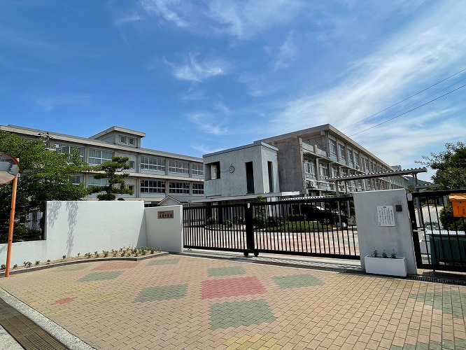 市立広嶺中学校まで徒歩約18分