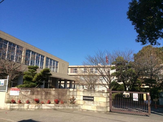 市立加古川中学校まで徒歩約15分