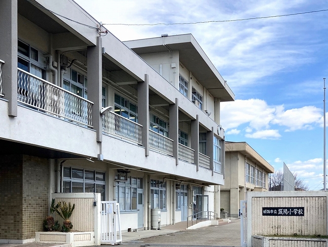 市立城陽小学校まで徒歩約23分