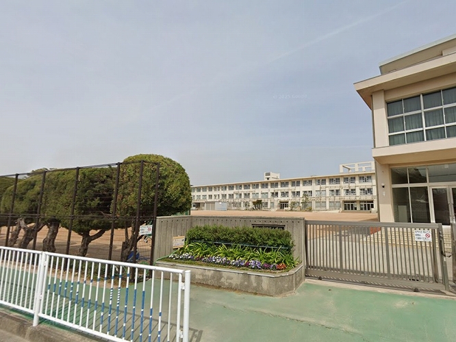 播磨町播磨小学校まで徒歩約7分