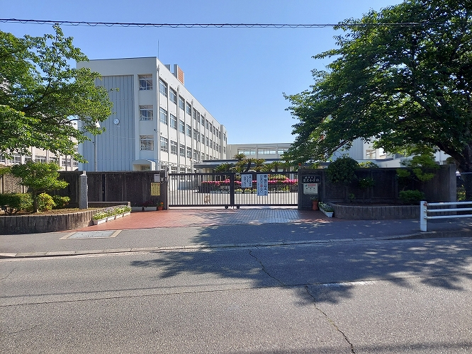 姫路市立曽左小学校まで徒歩約13分