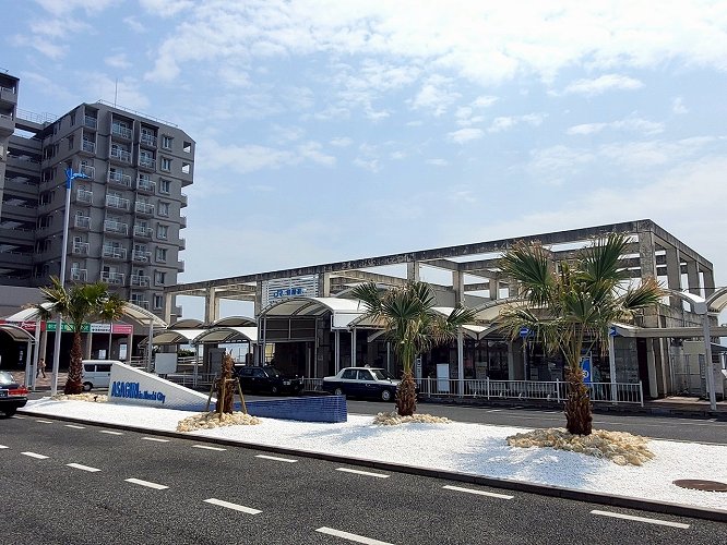 JR山陽本線「朝霧」駅までバス乗車約14分「松が丘小学校南」停より徒歩2分