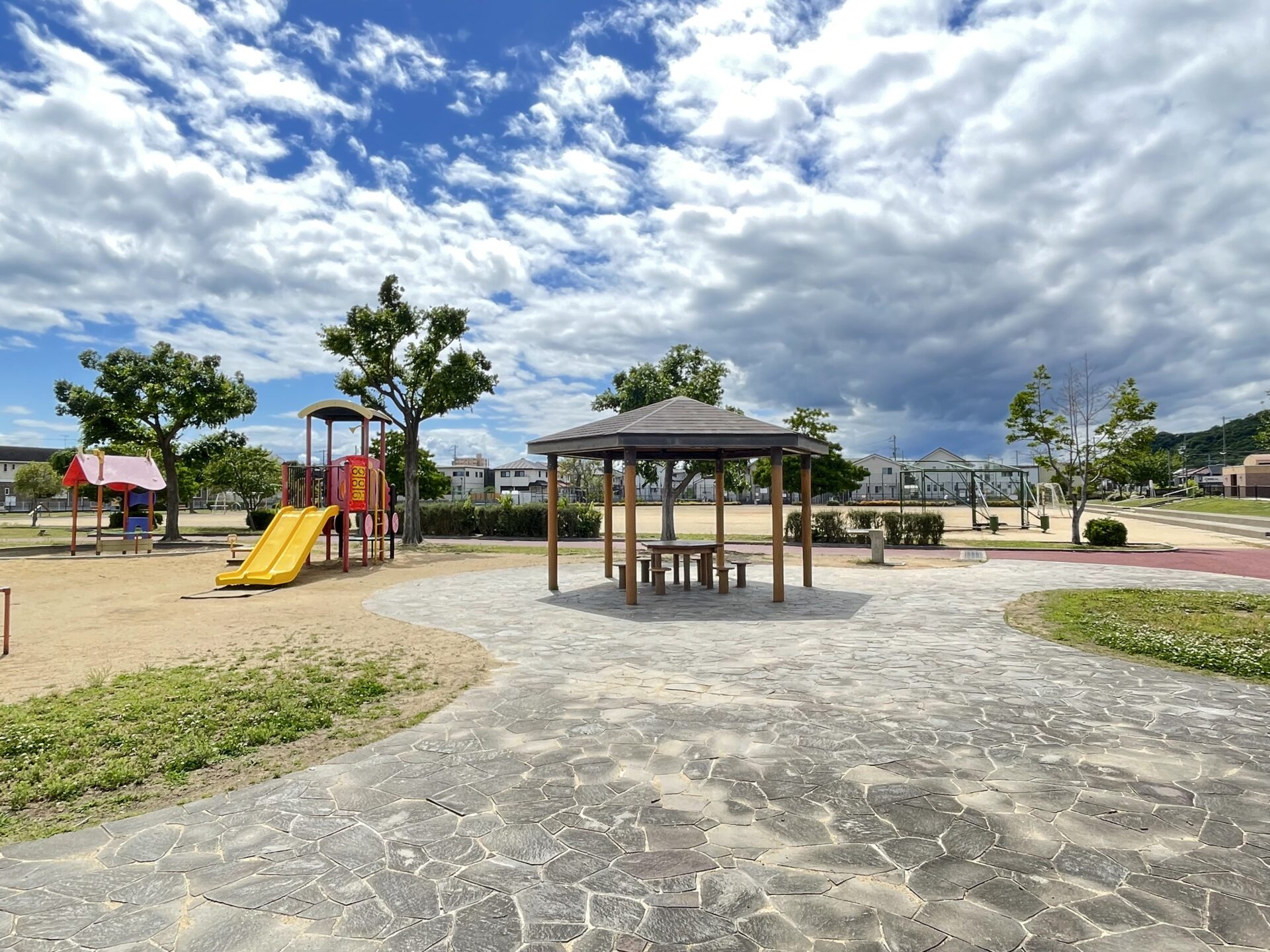 小坂公園まで徒歩11分