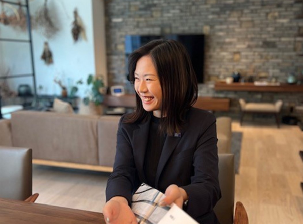 営業　小野 萌