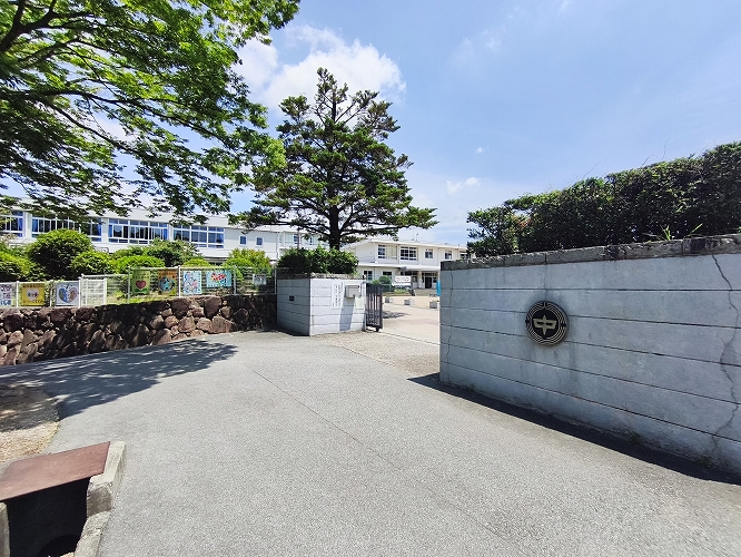 市立琴陵中学校まで徒歩約 9分