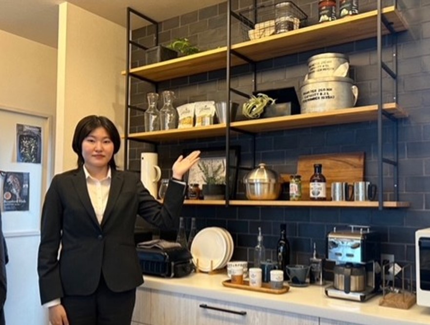 営業　深田 あやめ